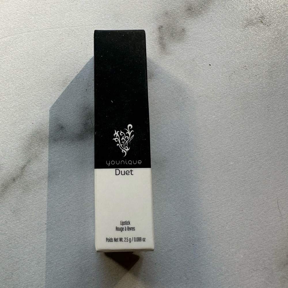 Younique Duet lipstick in Think Twice BNIB